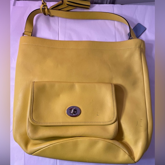 Coach Handbags - Coach purse